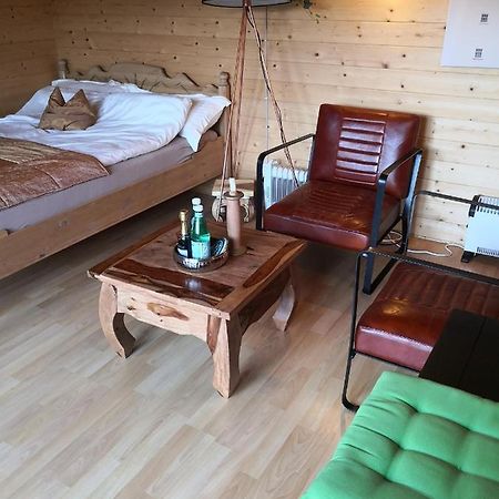 25 Qm Holz Bungalow, Garten-Grill, Gehoben, Optimiert, Massivholzbett 沙博伊茨 外观 照片