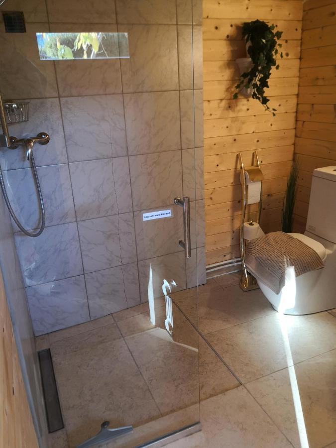 25 Qm Holz Bungalow, Garten-Grill, Gehoben, Optimiert, Massivholzbett 沙博伊茨 外观 照片