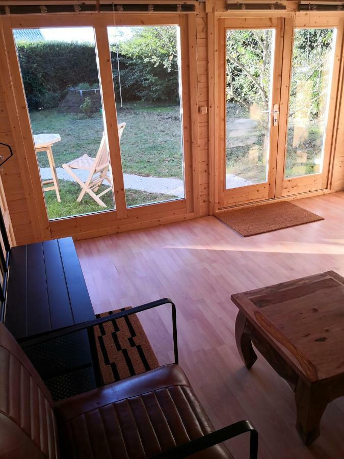 25 Qm Holz Bungalow, Garten-Grill, Gehoben, Optimiert, Massivholzbett 沙博伊茨 外观 照片