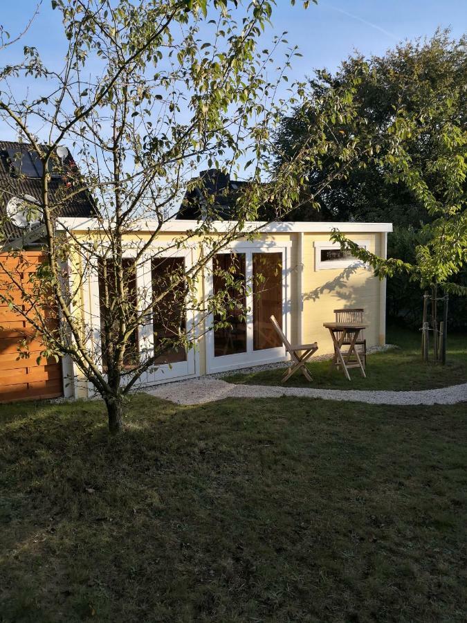25 Qm Holz Bungalow, Garten-Grill, Gehoben, Optimiert, Massivholzbett 沙博伊茨 外观 照片